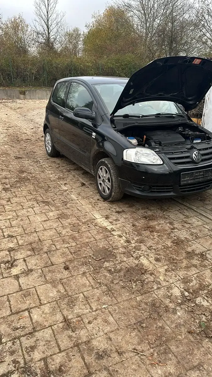 Używany VW Fox 2002 Czarny Hatchback