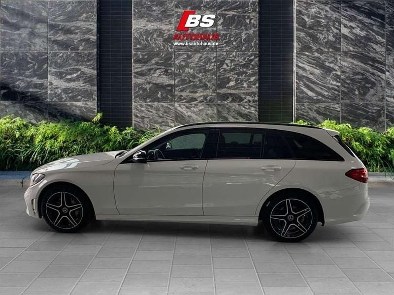 Gebraucht Mercedes C400 AMG line 333 PS (244 kW) 2018 Polarweiss  unilack Kombi
