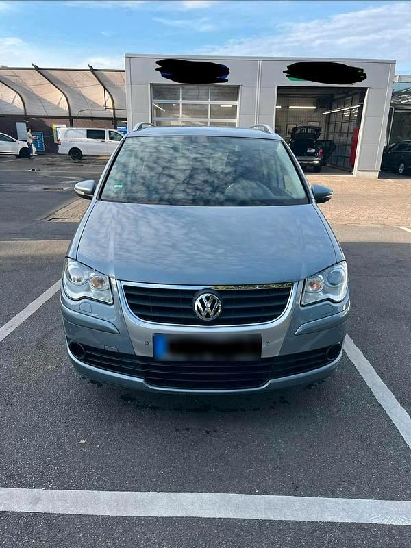 Gebraucht VW Touran 140 PS (102 kW) 2009 Silber Van / Kleinbus