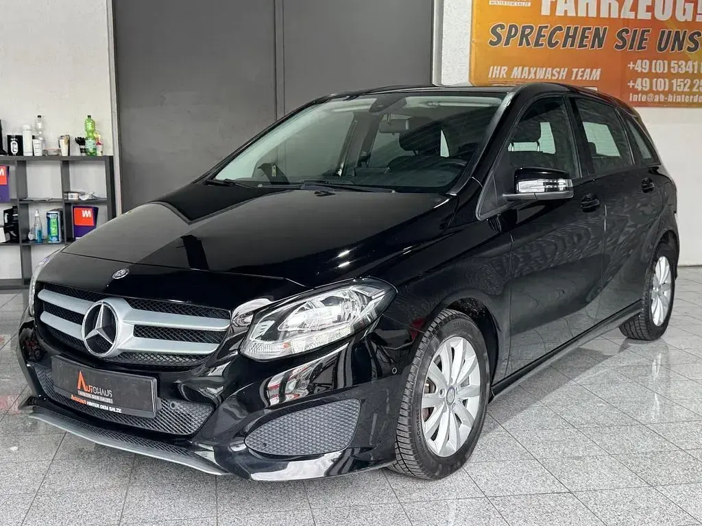 Gebraucht Mercedes B200 136 PS (100 kW) 2015 Schwarz Kleinwagen