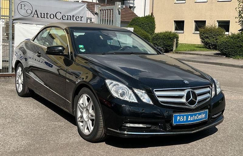 Second-hand Mercedes E250 204 CP (150 kW) 2011 Negru Cabrio