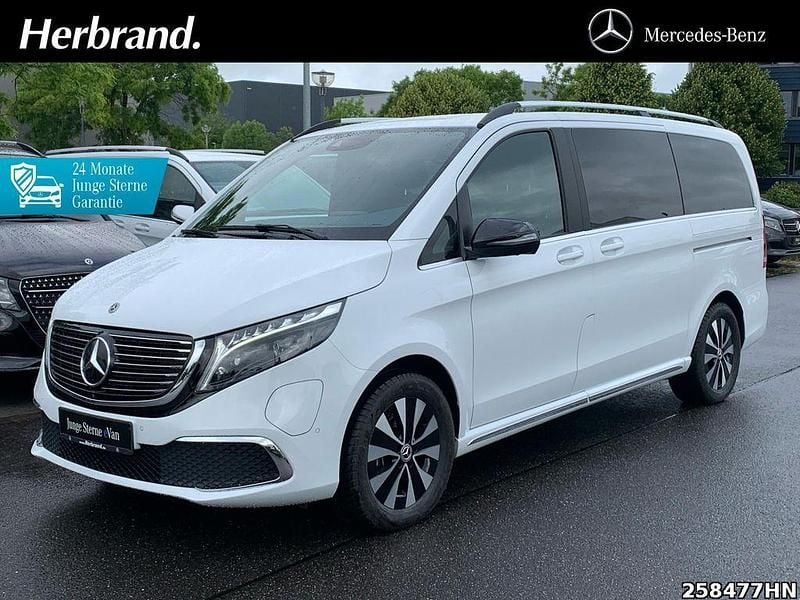 Weiß Gebraucht 2023 Mercedes EQV300 Van / Kleinbus | 49.990 € (Fairer Preis) - Bild 1/4
