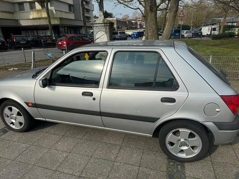 Gebraucht 2001 Ford Fiesta Kleinwagen | 800 € (Fairer Preis) - Bild 1/4