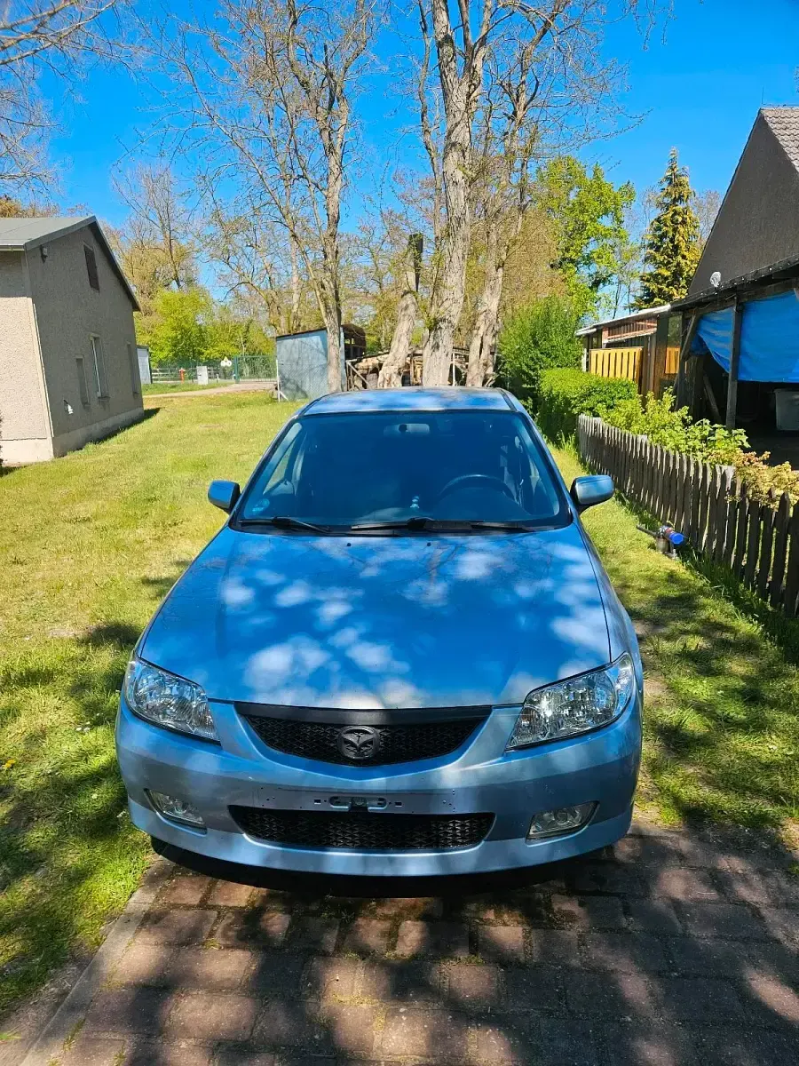 Second-hand Mazda 323F 98 CP (72 kW) 2001 Albastru Break