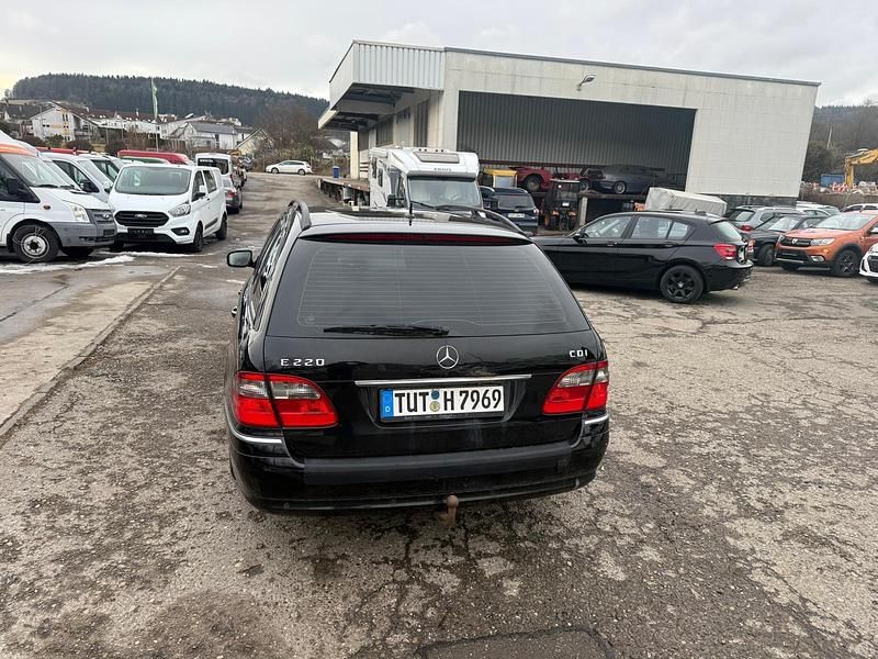 Gebraucht Mercedes E220 170 PS (125 kW) 2007 Schwarz Kombi