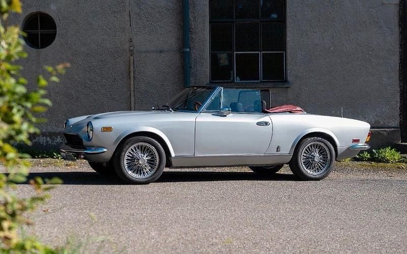 Silber Gebraucht 1980 Fiat 124 Spider Cabrio | 21.800 € - Bild 1/4