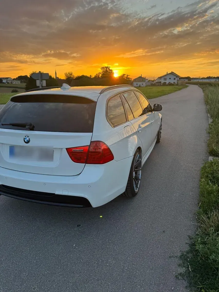 Gebraucht BMW 330 M Sport 245 PS (180 kW) 2010 Weiß Kombi