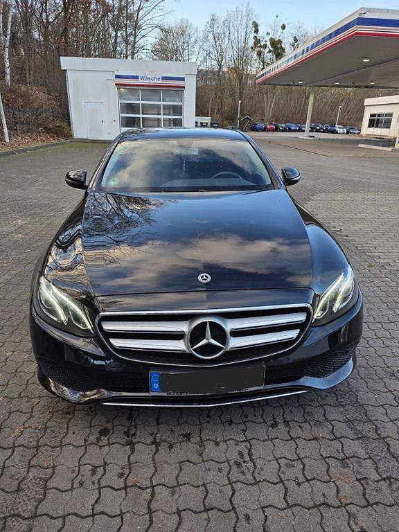 Gebraucht Mercedes E200 150 PS (110 kW) 2018 Schwarz Limousine
