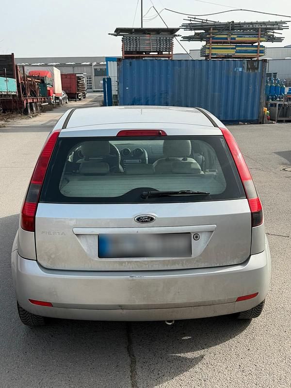 Gebraucht Ford Fiesta 80 PS (58 kW) 2005 Andere farben Kleinwagen