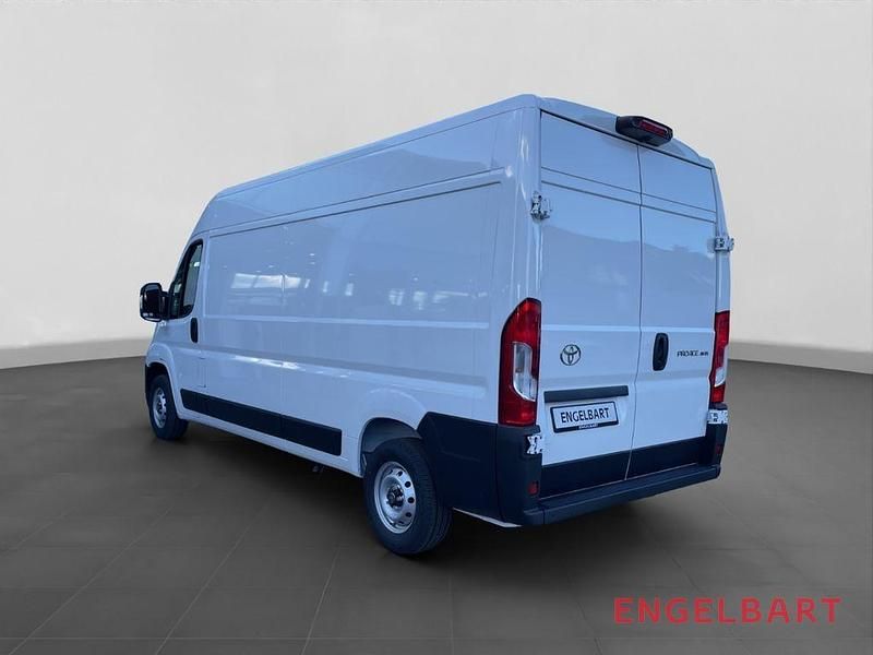 Gebraucht Toyota Proace 140 PS (102 kW) 2024 Weiss Van / Kleinbus
