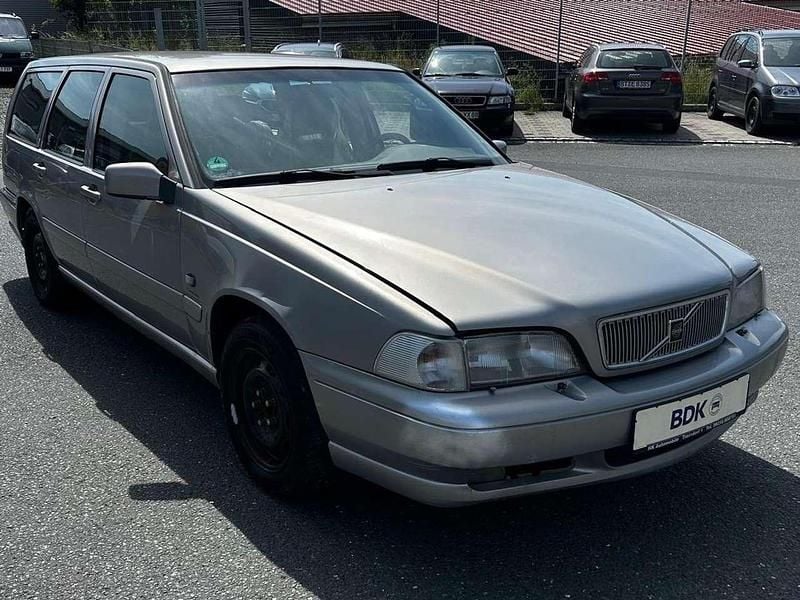 Silber Gebraucht 1997 Volvo V70 Kombi | 349 € (Superpreis) - Bild 1/4