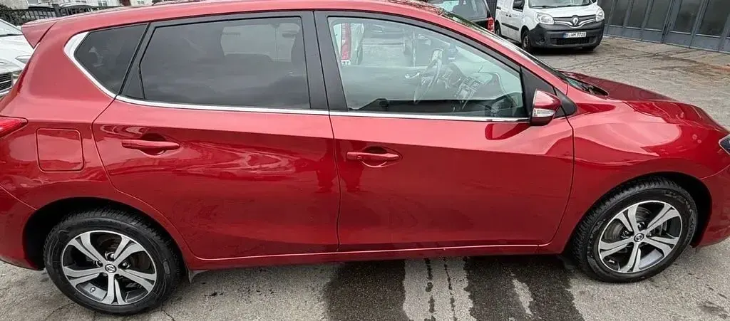 Gebraucht Nissan Pulsar 116 PS (85 kW) 2016 Rot Kleinwagen