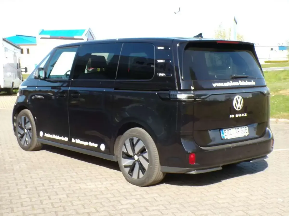 Gebraucht VW ID. Buzz Pro 150 kW (204 PS) 2022 Deep black perleffekt Van / Kleinbus
