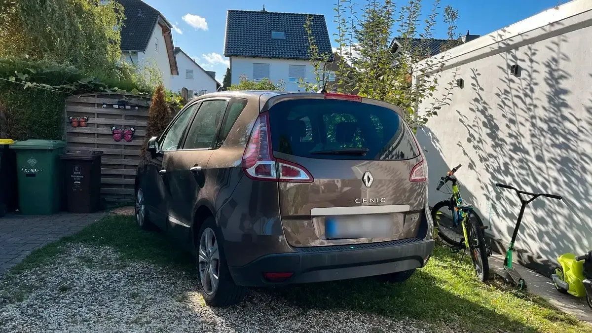 Gebraucht Renault Scenic E-Tech 131 PS (96 kW) 2010 Braun Van / Kleinbus