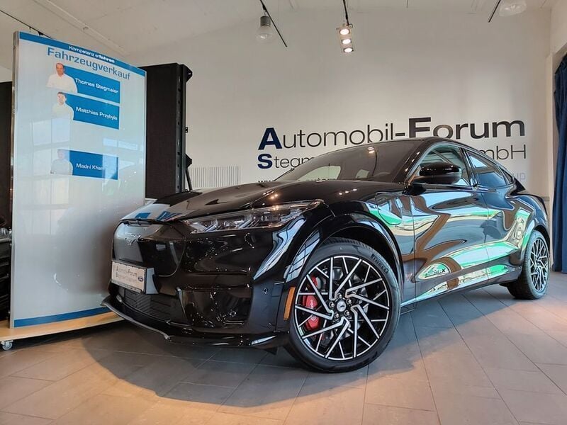 Iridium schwarz mica Gebraucht 2022 Ford Mustang Mach-E GT Extended Range SUV | 44.890 € (Superpreis) - Bild 1/4