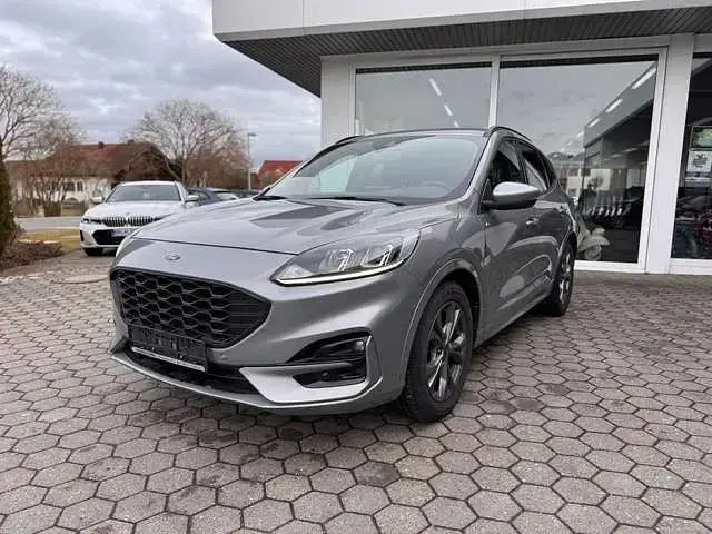 Używany Ford Kuga ST-Line 120 KM (88 kW) 2024 Srebrny SUV