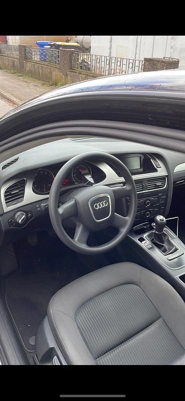 Gebraucht Audi A4 Ambiente 120 PS (88 kW) 2009 Schwarz Limousine