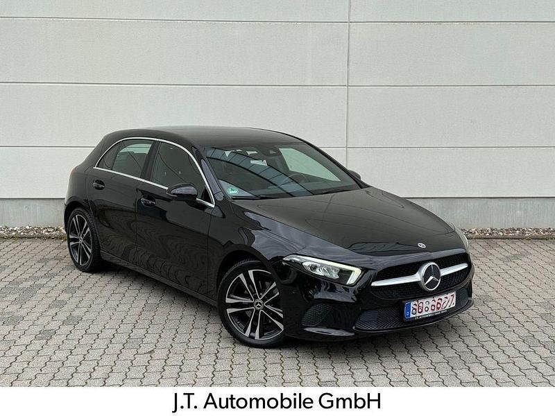 Schwarz Gebraucht 2020 Mercedes A200 Edition 1 Limousine | 20.999 € (Fairer Preis) - Bild 1/4