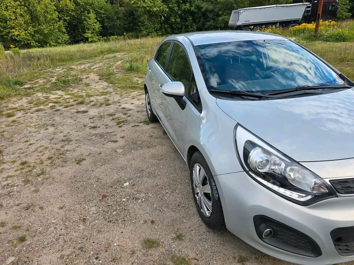 Gebraucht Kia Rio 90 PS (66 kW) 2012 Grau Kleinwagen