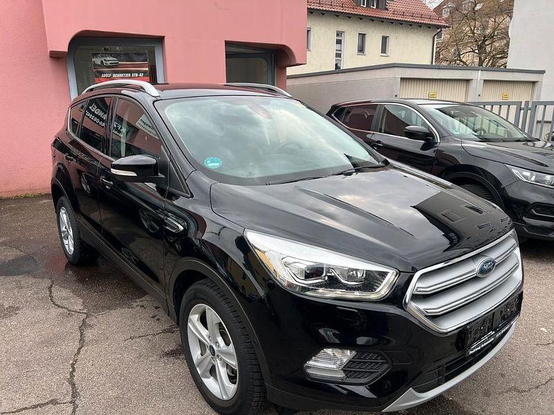 Gebraucht Ford Kuga Titanium 150 PS (110 kW) 2019 Schwarz SUV