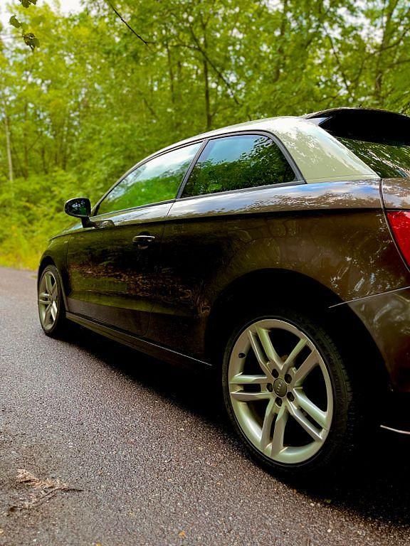 Gebraucht Audi A1 S-Line 185 PS (136 kW) 2011 Braun Kleinwagen