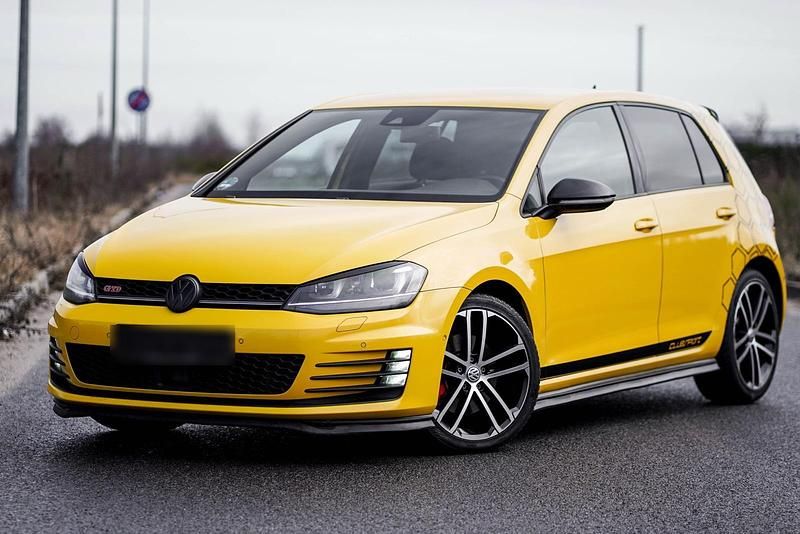 Gebraucht VW Golf VII Active 184 PS (135 kW) 2015 Gelb Limousine