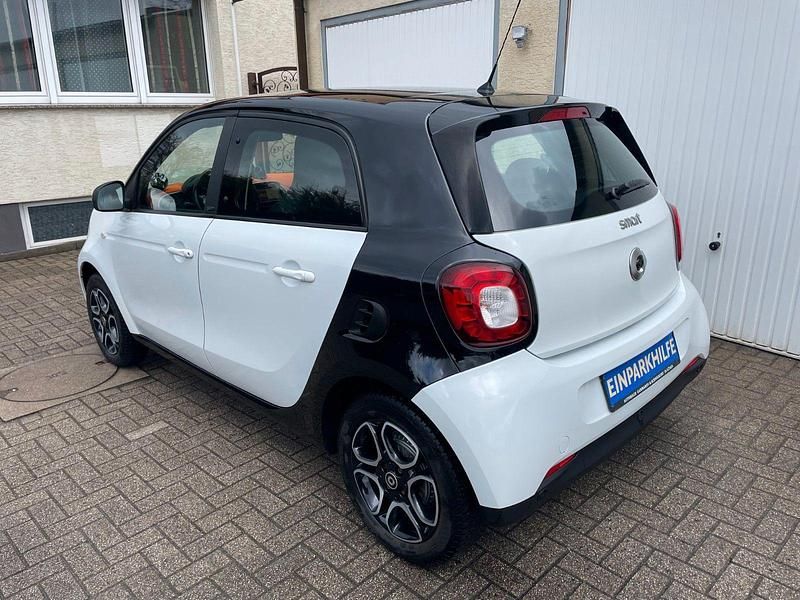 Second-hand Smart ForFour 90 CP (66 kW) 2018 Alb Hatchback