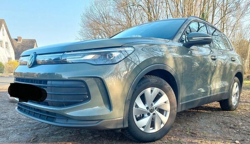 Second-hand VW Tiguan 131 CP (96 kW) 2024 Verde SUV