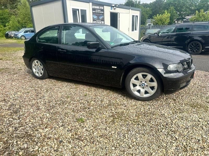 Schwarz Gebraucht 2003 BMW 316 Compact Kleinwagen | 3.650 € (Etwas zu teuer) - Bild 1/4
