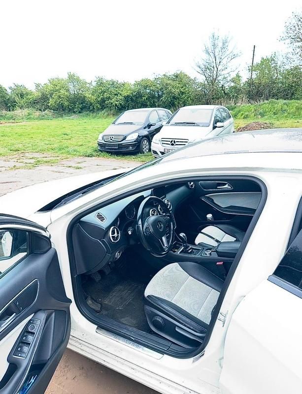 Weiß Gebraucht 2014 Mercedes A180 Limousine | 8.500 € (Fairer Preis) - Bild 1/4