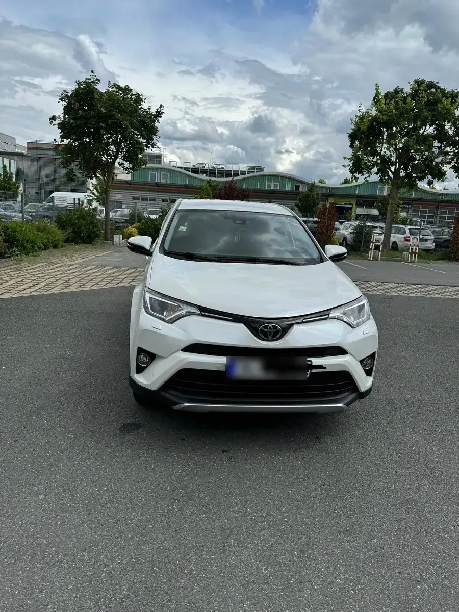 Gebraucht Toyota RAV4 143 PS (105 kW) 2017 Weiß SUV