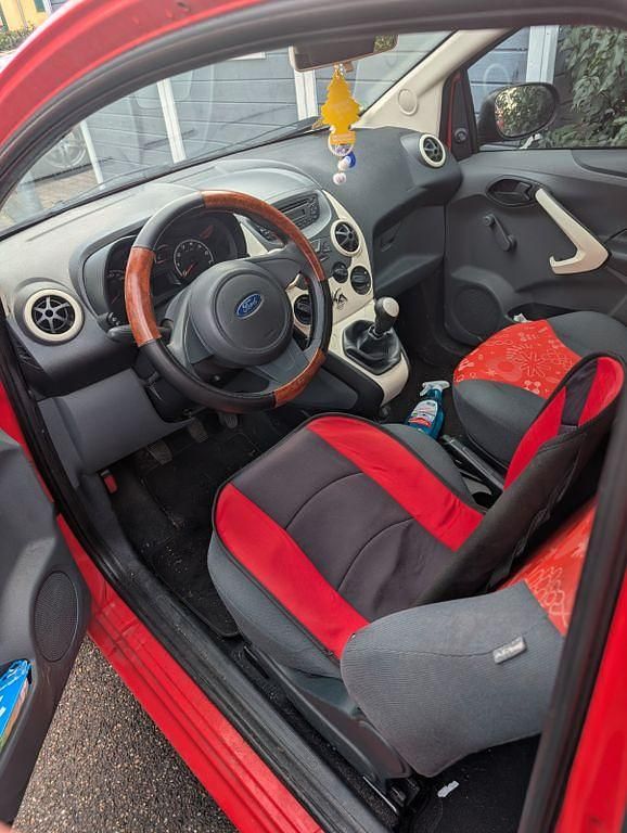 Gebraucht Ford Ka Trend 69 PS (50 kW) 2009 Rot Kleinwagen