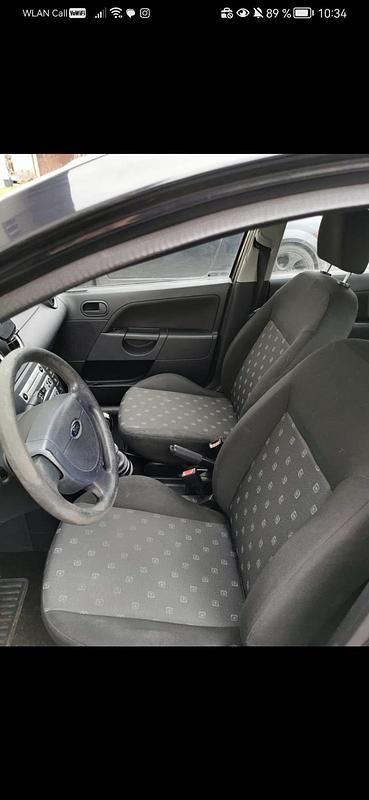 Gebraucht Ford Fiesta 69 PS (50 kW) 2004 Schwarz Kleinwagen