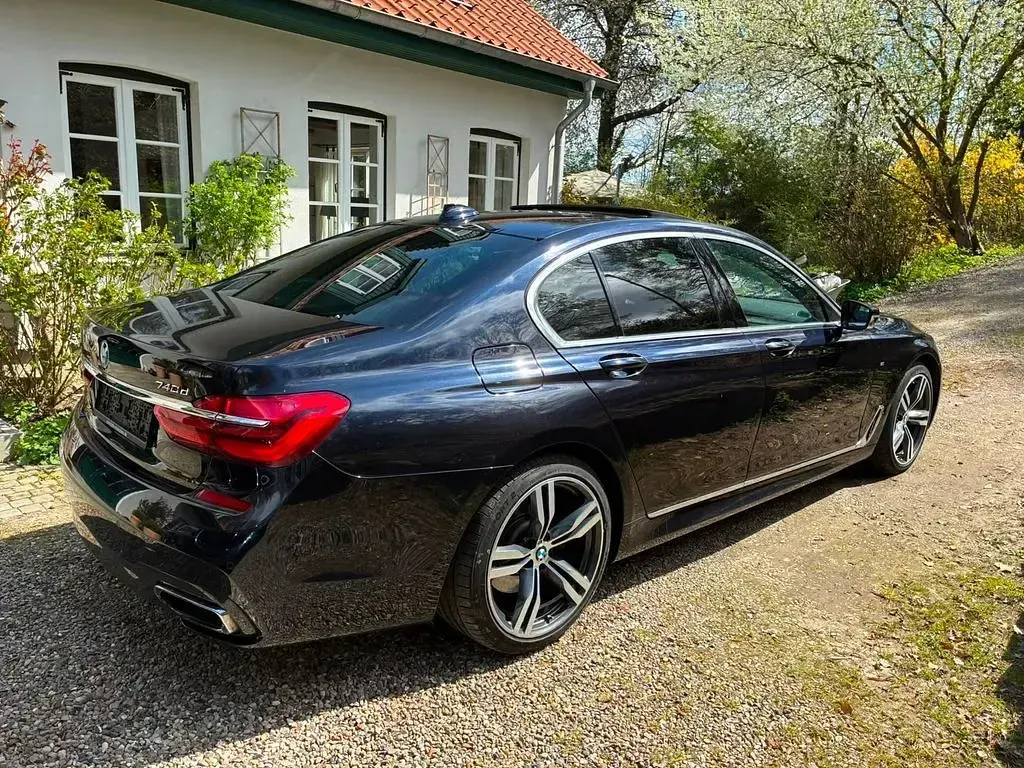 Gebraucht BMW 740 Performance 320 PS (235 kW) 2018 Schwarz Limousine