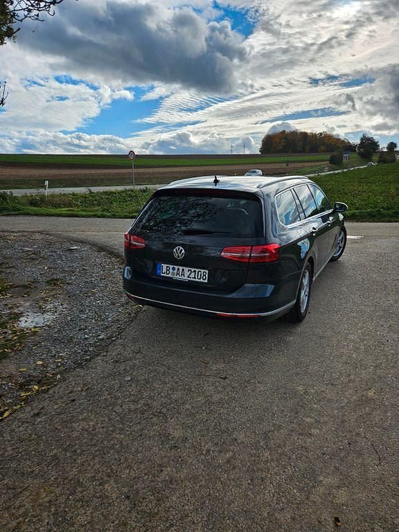 Gebraucht VW Passat Highline 150 PS (110 kW) 2015 Grau Kombi