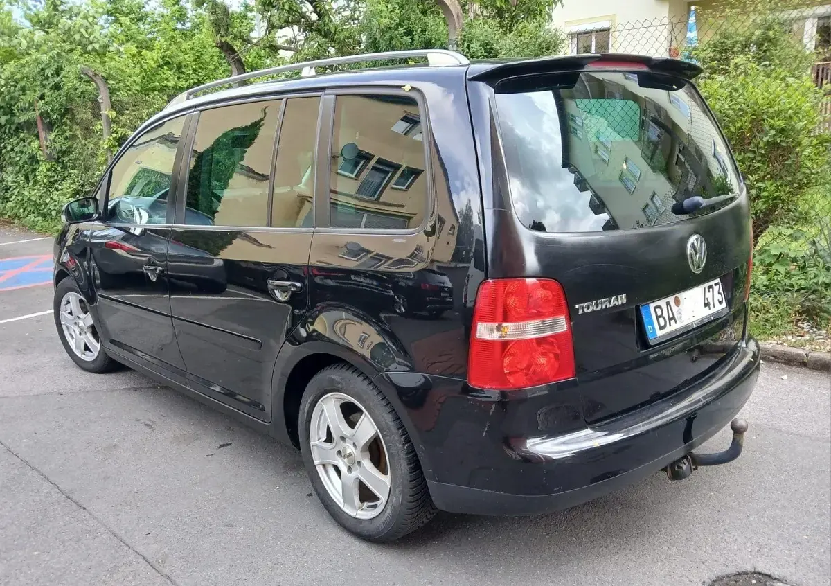 Gebraucht VW Touran 140 PS (102 kW) 2004 Schwarz Van / Kleinbus