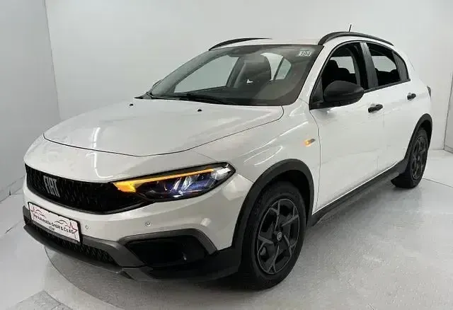 Gebraucht Fiat Tipo Cross 95 PS (69 kW) 2022 Weiß Kombi