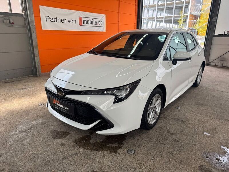 Weiß Gebraucht 2019 Toyota Corolla Comfort Limousine | 14.499 € (Guter Preis) - Bild 1/4