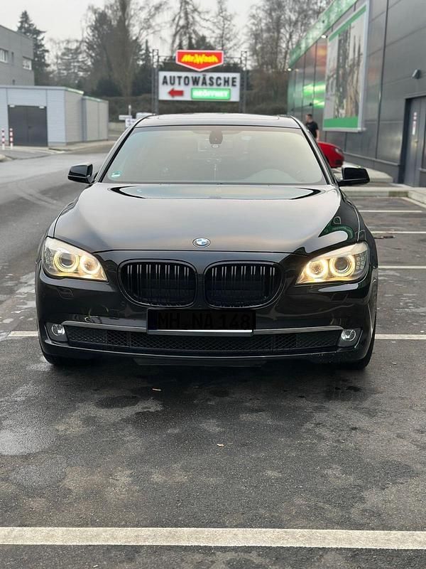 Schwarz Gebraucht 2011 BMW 730 Limousine | 16.000 € (Fairer Preis) - Bild 1/4
