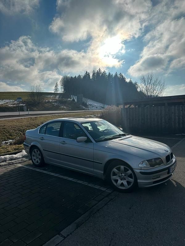 Gebraucht BMW 323 170 PS (125 kW) 1998 Limousine