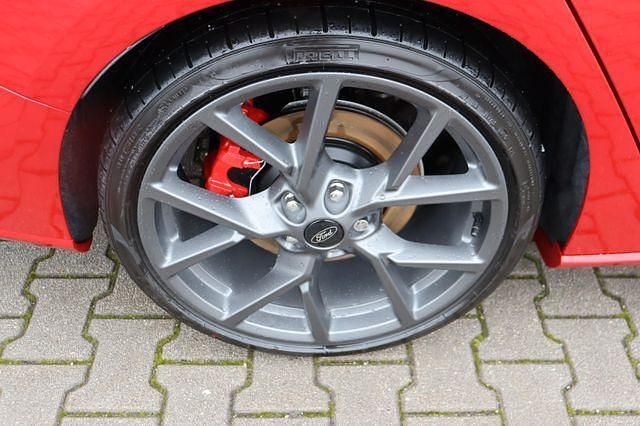 Nowe Ford Focus ST 280 KM (205 kW) 2025 Czerwony Kombi