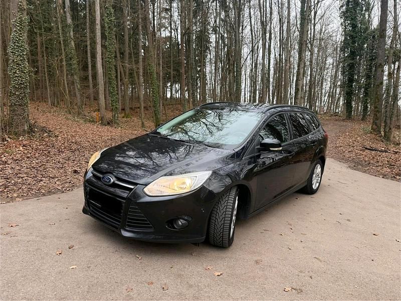 Gebraucht Ford Focus 125 PS (91 kW) 2012 Schwarz Kombi