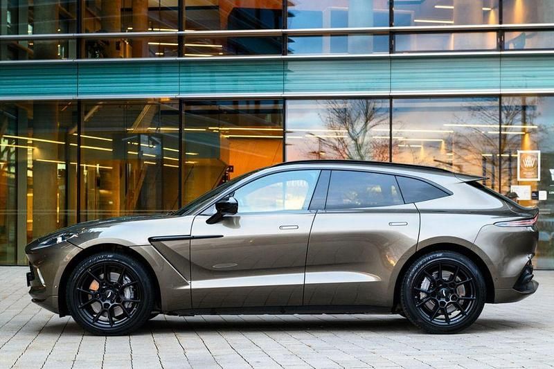Gebraucht Aston Martin DBX 551 PS (405 kW) 2022 Braun SUV