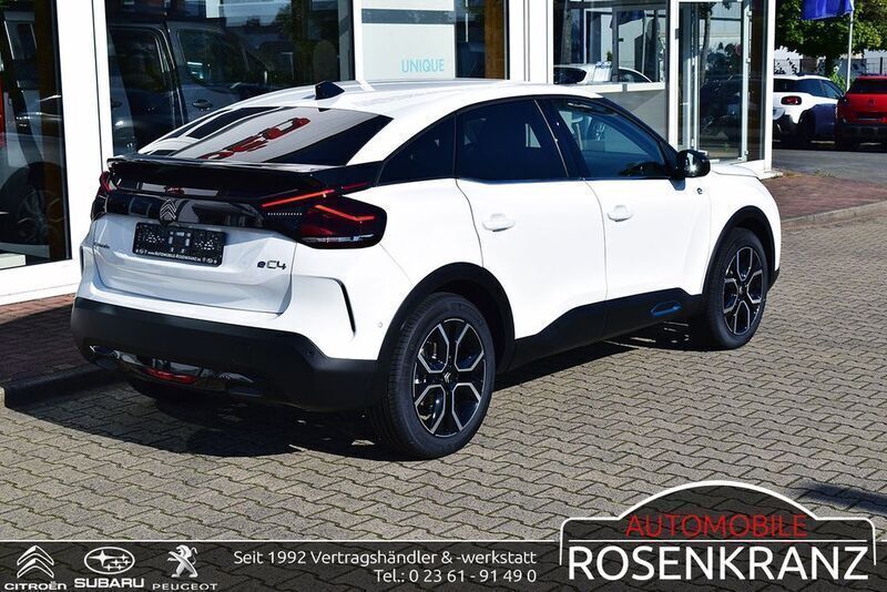 Gebraucht Citroën e-C4 Shine 100 kW (136 PS) 2023 Polar weiß Limousine