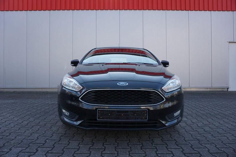 Gebraucht Ford Focus 125 PS (91 kW) 2015 Schwarz Kombi