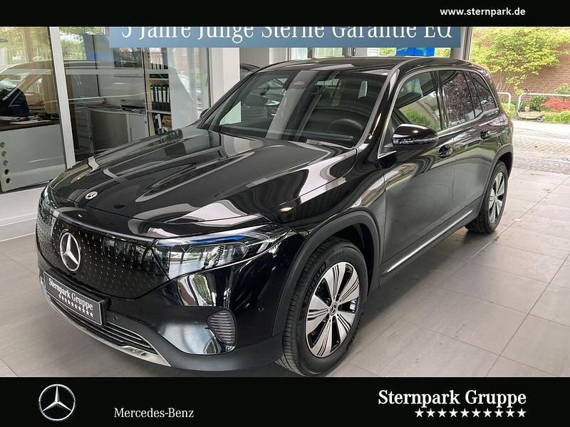 Lack kosmosschwarz Gebraucht 2024 Mercedes EQB300 Progressive SUV | 34.490 € (Guter Preis) - Bild 1/4