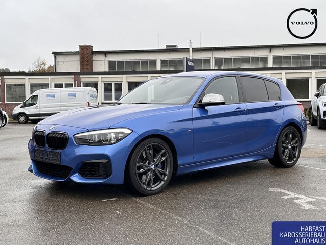 Blau / estorilblau (metallic) Gebraucht 2018 BMW M140 M Sport Limousine | 28.900 € (Guter Preis) - Bild 1/1