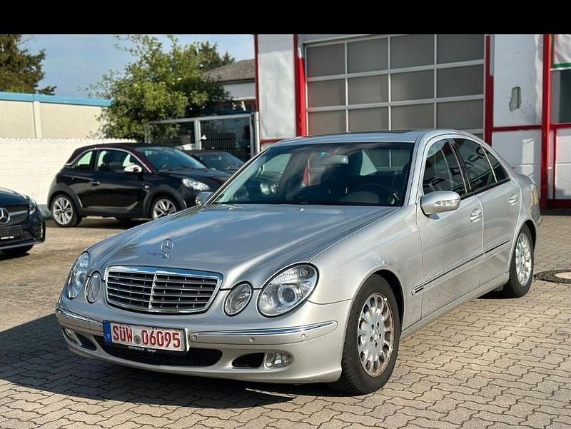 Gebraucht Mercedes E320 Elegance 224 PS (164 kW) 2002 Silber Limousine