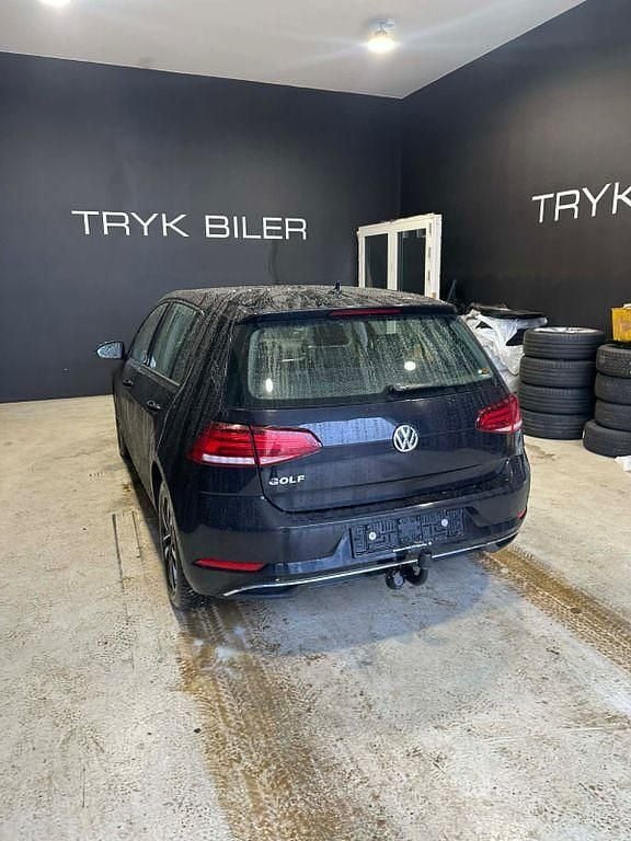 Gebraucht VW Golf VII Comfortline 116 PS (85 kW) 2019 Schwarz Limousine