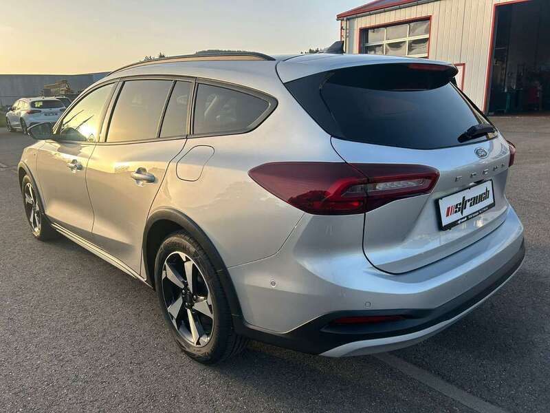 Second-hand Ford Focus Active 155 CP (114 kW) 2024 Argintiu Break